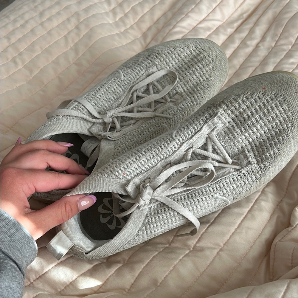Nike Gray Athletic Shoes with Modern Design